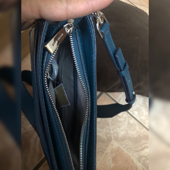 Mk Purse - Picture 5 of 7